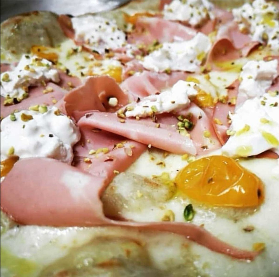 Pizza Burrata e Mortadella